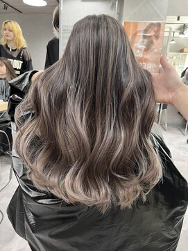 レディアル 大宮(REDEAL ope.) ベージュハイライトバレイヤージュ