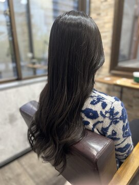 アトリエナガノ(atelier nagano) ニュアンスカラー/センターパート/ツヤ髪スタイル/ブルージュ