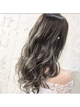 カルラ(Karra) アッシュブラウンハイライト