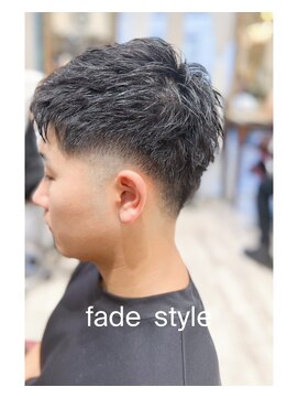 ヴィータ 白金(vi ta) ツーブロックフェードショート