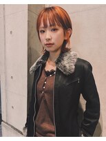 フイ(HUI)&nbsp;20代30代大人可愛いダブルカラーブリーチ外はねショートボブ