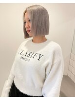 チーカ(chica)&nbsp;ホワイトブロンド/似合わせカット/外ハネボブ/イメチェン