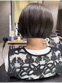 頭を小さくスタイルをよく見せるタッセルボブ