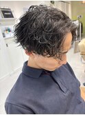 センターパート×波巻きパーマ