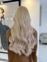 ヴィア 京都烏丸(Via)&nbsp;ホワイトブロンド/ケアブリーチ/ダブルカラー/髪質改善/10代20代