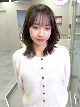 ヘルツ(Hz) 【Hz】伊藤　くびれミディアム＊レイヤーカット