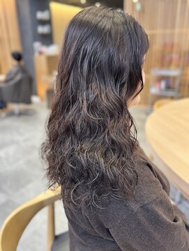 リファインド(REFINED) ロングニュアンスパーマ 五十嵐