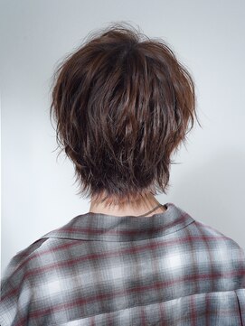 アルファ 新宿(alpha) フェザーパーマ/ブルーブラック/刈り上げセンターパート[新宿]
