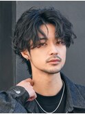 ミディアムセンターパート波巻きツイストスパイラルパーマゆるめ