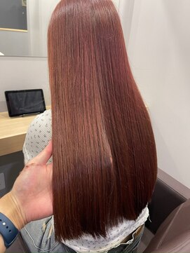 カミエ(kamie) ツヤ感たっぷりのブラウンロング × 大人っぽく仕上げるカット