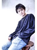 サイドパートショート・ワイルドアップバング・フェザーマッシュ