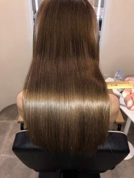 アールサロン アオヤマ(Rr SALON AOYAMA) プラチナミネコラアッシュ