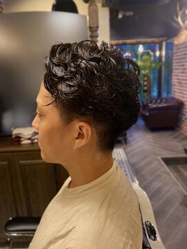 バレス 田町(BALES) [スキンフェード/ツイストスパイラル/田町]