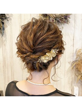 ヘアーアトリエ アンル(hair atelier anle) ふんわりシニヨン