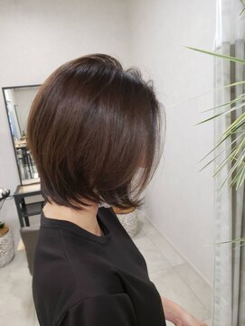 イーズヒュウ(ease HUE.) ショートボブ