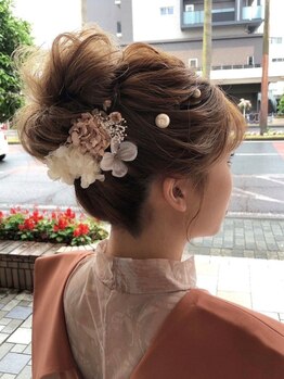 最近流行のゆるふわセット～上品なお呼ばれスタイルまで幅広く対応♪ブライダルヘアもお任せください☆