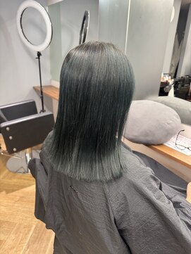 シカ 神戸三宮元町店(Cica) モスグリーン オリーブ ブルー ブリーチ 透明感 艶 三宮 元町