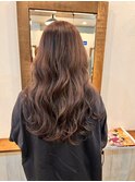 ピンクベージュ