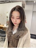 動きと透明感のあるスタイル!バレイヤージュとレイヤーカット