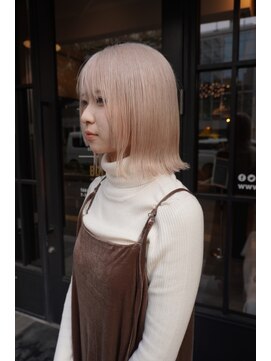 ココモ(KOKOMO) 【三野隼澄】切りっぱなしボブ×ホワイトカラー