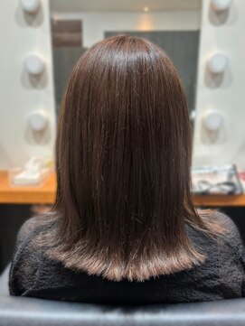 アミックス Hair&Make Amix KOKUSAIHOTEL 切りっぱなしひし形ボブ