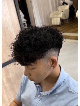 エッジ(EDGE) 大分メンズ外国人風パーマスペインカール刈り上げショート