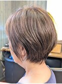 後ろ姿まで美しい、大人のためのショートボブ