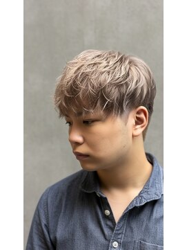 アッシュ 桜木町店(Ash) ツーブロックミルクティーベージュの横浜メンズカラー