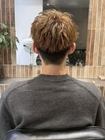 ファルベ(Farbe) サーフカール/刈り上げセンターパート/波巻きツイストスパイラル