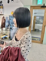 ヒビヲ 天神警固(HIBIO)&nbsp;ショートボブ切りっぱなしボブタッセルボブブリーチダブルカラー