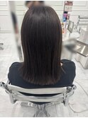 暗めグレージュ