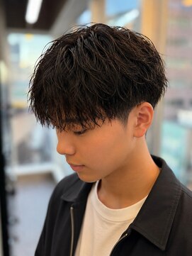 ロエメンズ(LOE men’s) 《三宅悠斗》無造作マッシュ/波巻きパーマ/大宮
