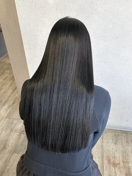 ヘアーディア(Hair...DiA)の写真/ダメージを抑えながら、手ぐしだけでもまとまるような扱いやすいナチュラルなストレートヘアに♪