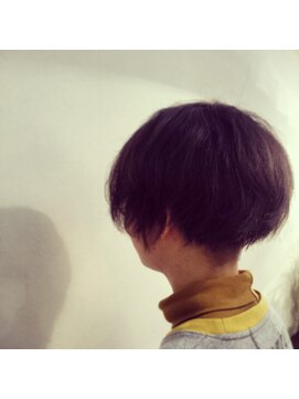 チアロヘアー カリアゲ × 前下がり