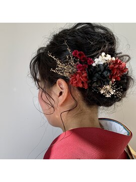 ジジ フルアヘッド(Gigi fullahead) 成人式アレンジ