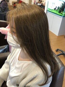 ユイマール(YUIMARL) オリーブベージュカラー