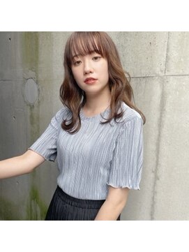 ニード(need) ベージュ×質感カット