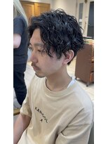 テトラ バイ ネオリーブ 横浜西口店(tetra by neolive)&nbsp;横浜★センターパートの縦落ちツイストスパイラルパーマ