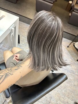 ブレンド 渋谷(BLend) 20代30代40代白髪ぼかしハイライト小顔ショートボブミニウルフ