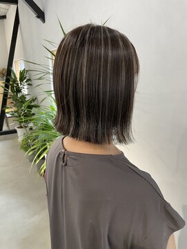 リブ(LIV) コントラストハイライト/デザインカラー/切りっぱなしボブ