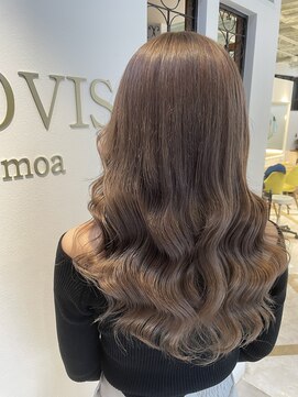 ラビスモア(Lovis moa) 魅力倍増カール/セミディ/シアーカラー/ダークアッシュ/姫カット