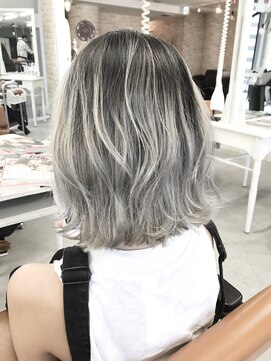 アミ(Ammi) ◆ダブルカラー/ケアブリーチ/イルミナカラー/学割