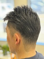 いこい理容室 ハイフェード×アップバングショート