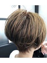 アンドエイチ(and H)&nbsp;美シルエット×ローライト　束感大人ショート