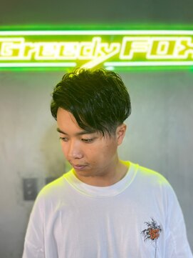 グリーディーフォックス 代々木(Greedy FOX) コンマヘア/センタ-パ-ト/ツイストスパイラル/スキンフェード