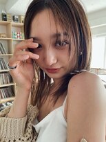 酸性ストレート×ミディアムスタイル