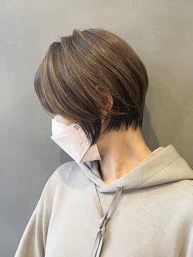 ニジュウニパーセント(22%) 【白髪ぼかしハイライト3選】ショートボブ×大人女性