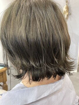 レイリー(LAiLy) 波巻きショートボブ