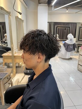 アイズ 海老名(AIZU) ツイストスパイラルパーマ メンズパーマ 波巻きパーマ 眉毛