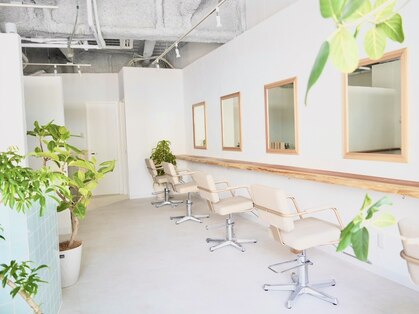 フィーユアンウル 梅田茶屋町(fille en uru.)の写真